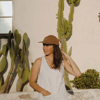 Woman Wearing Will & Bear Ranger Brown Vintage 5-Panel Cap – Relaxed Everyday Canvas Cap.