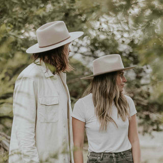 Couple Wearing Will & Bear Percy Eucalyptus Felt Western Hats – Outdoor Wool Hats for Men and Women.