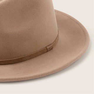 Close up image of the William Oak Brown wide-brim wool fedora travel hat